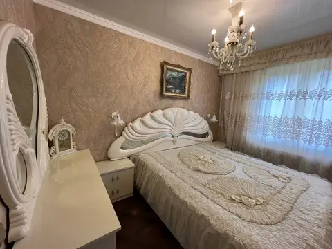 Мирзо-Улугбекский, Максим горький